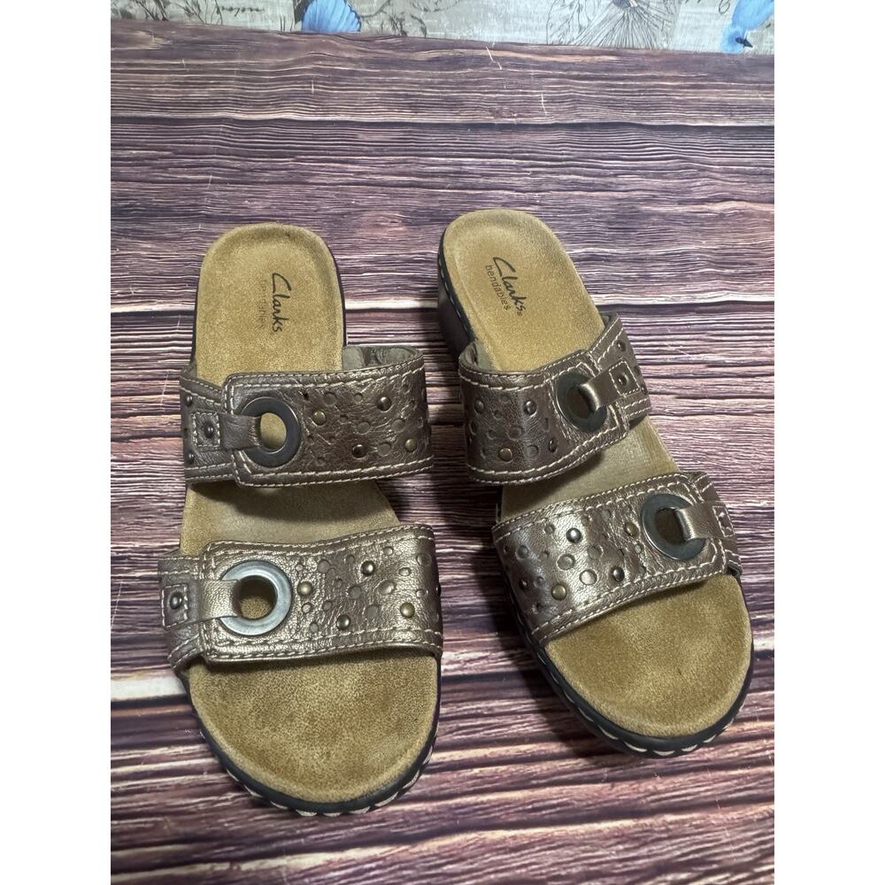 Clarks Bendables Lexi Laurel Gold Pewter Slide Size 8M Leather Sandals